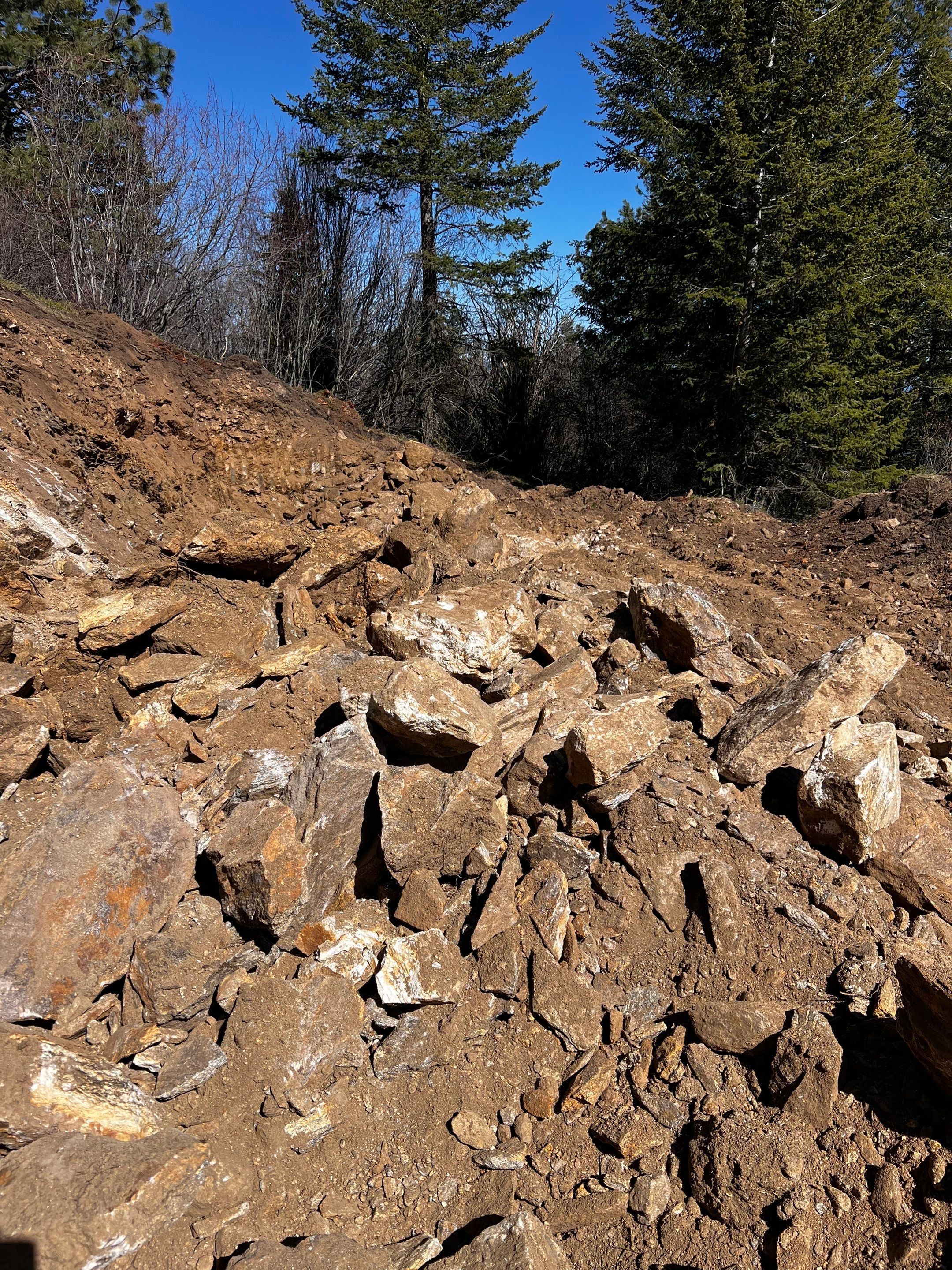 The Lookout, Solid rock
