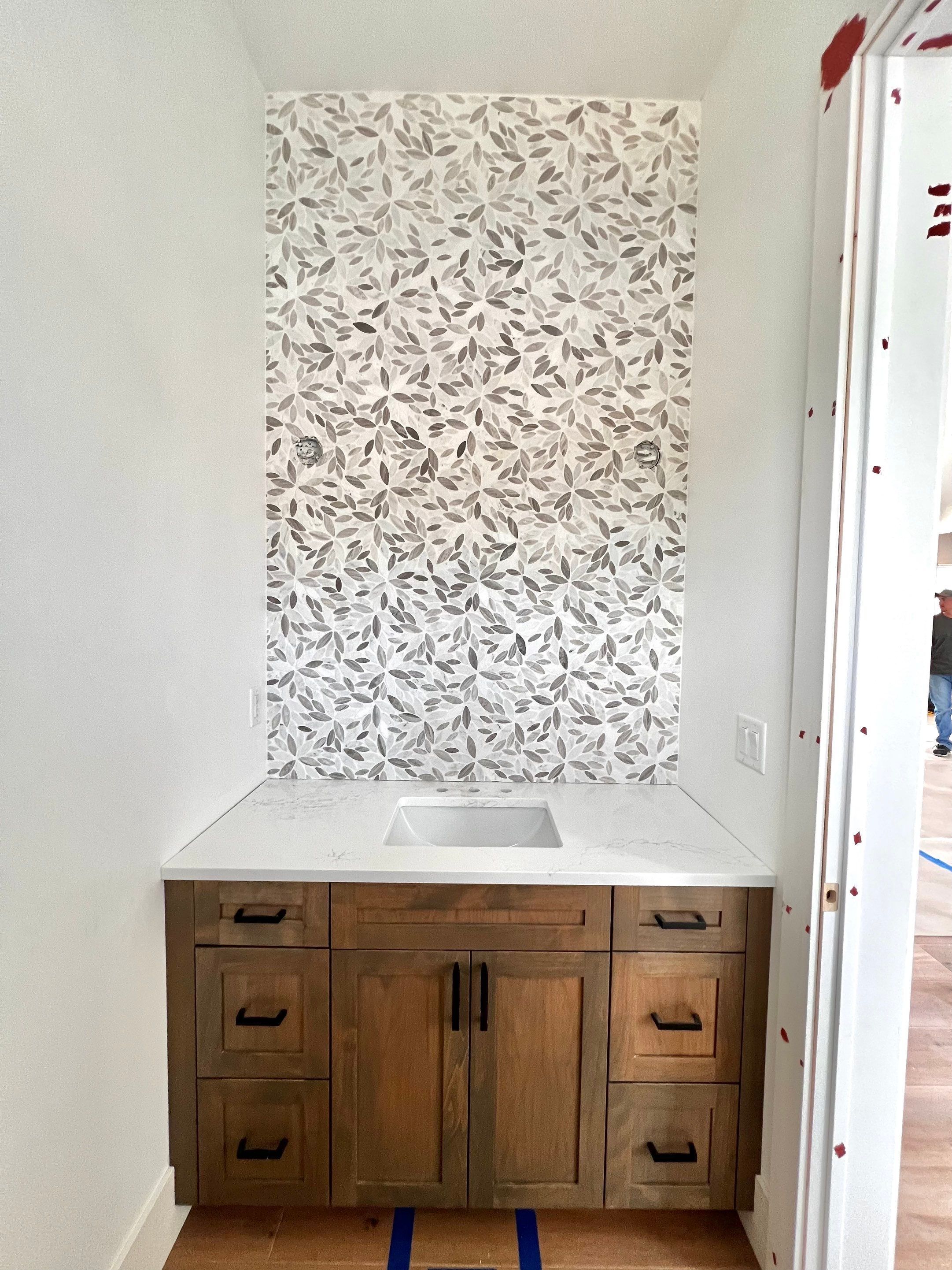 The Mountainside Retreat, The details