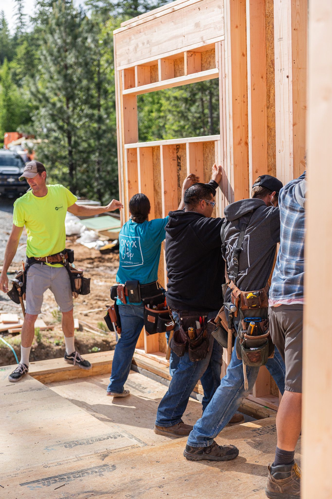 The Tamarack Vista, Raising the walls