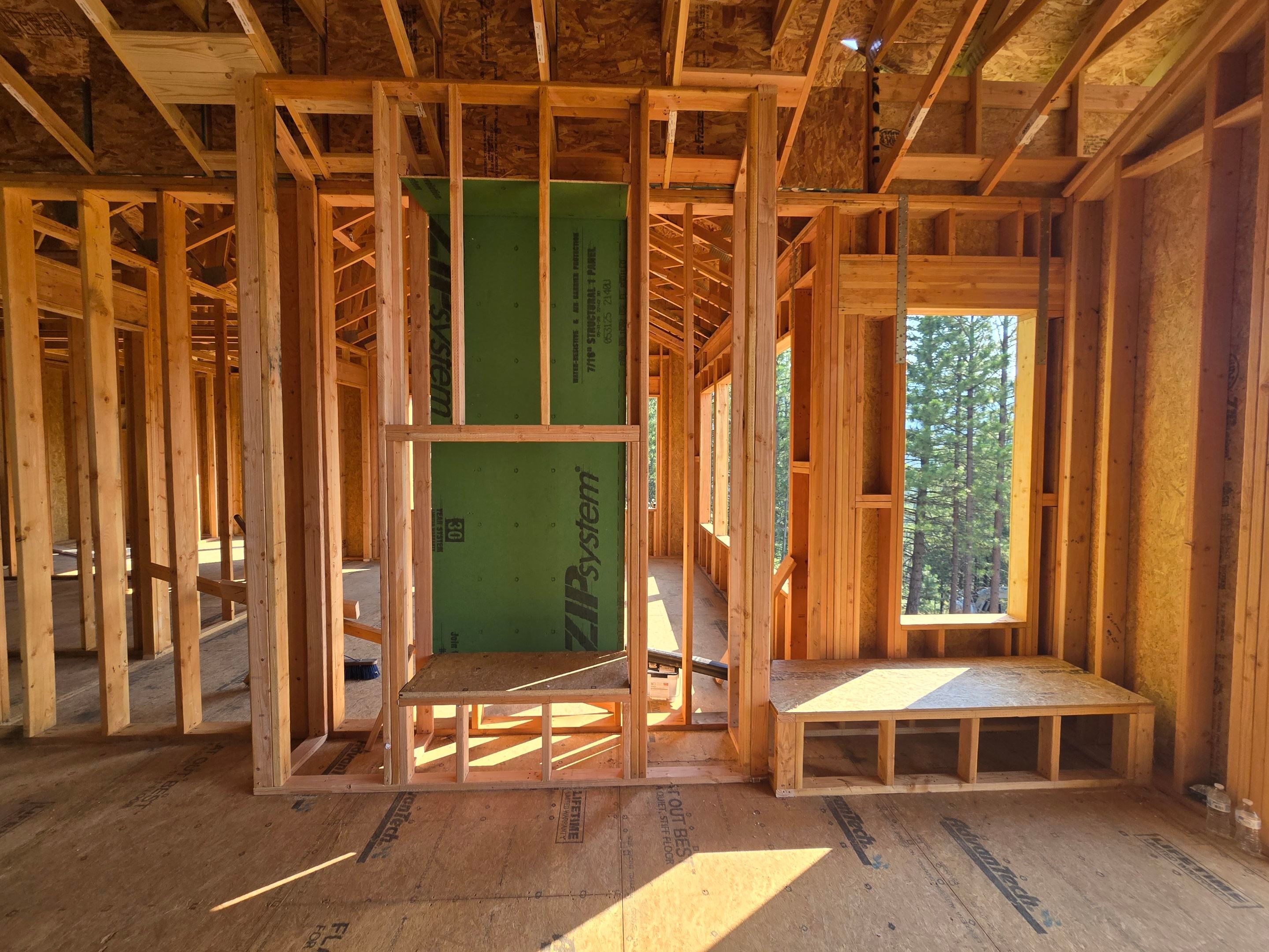 The Tamarack Vista, The great room takes shape