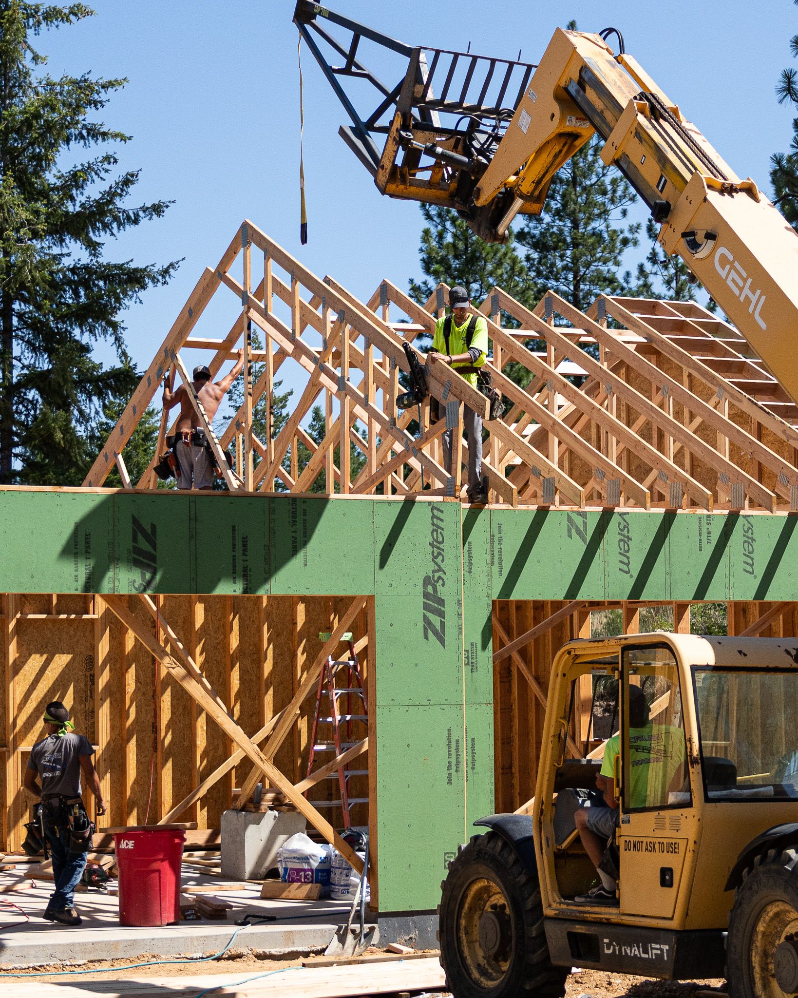 The Tamarack Vista, Setting the roof