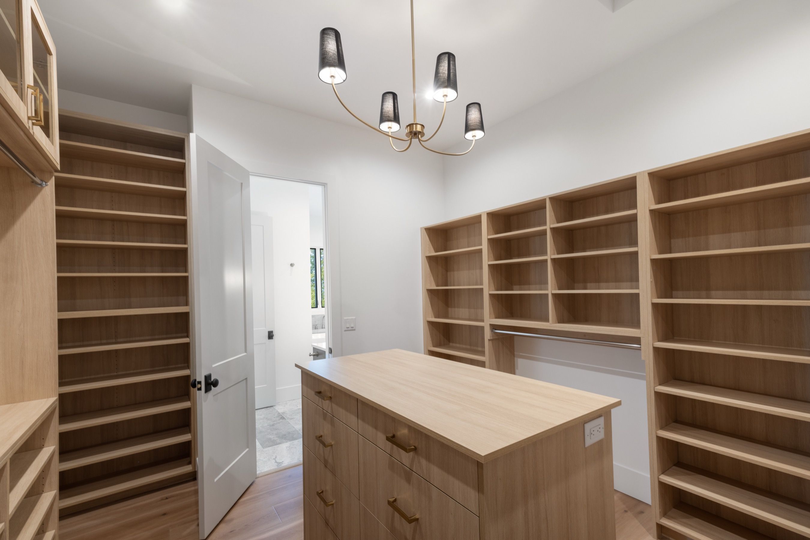 The Mountainside Retreat: Primary closet