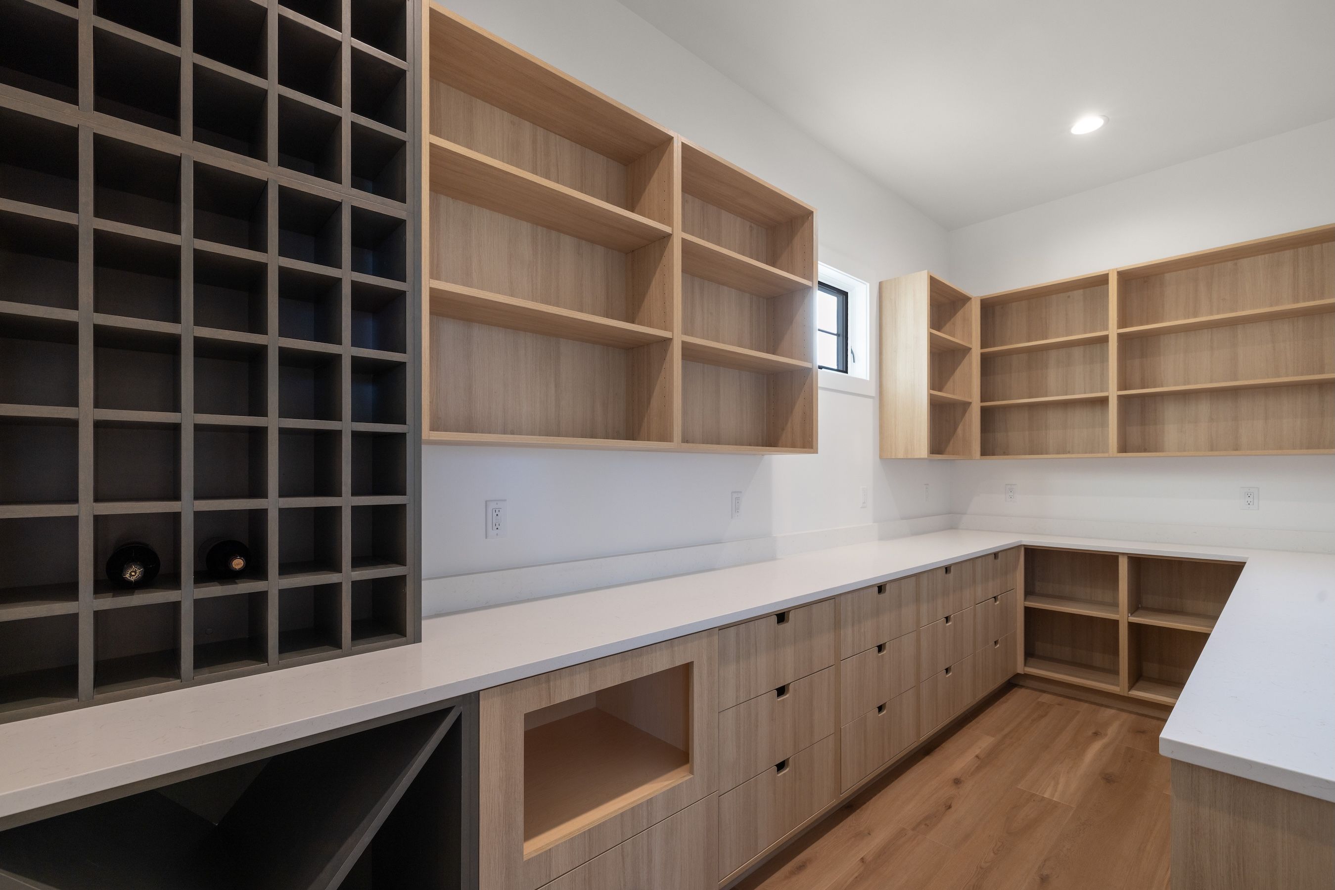 The Mountainside Retreat: Wine and prep pantry